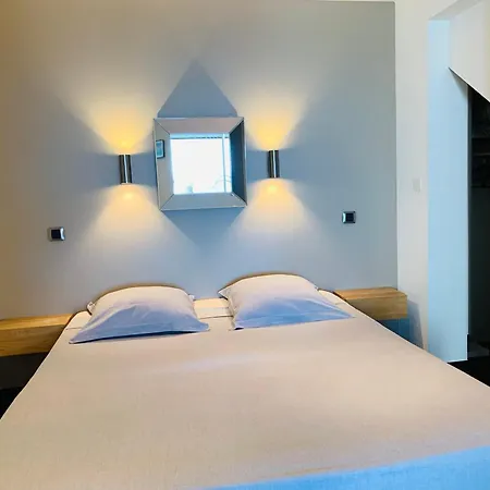T2 Vue Exceptionnelle Avec Grande Terrasse Plein Sud Wifi Piscine *